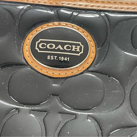 Coach Peyton Full Zip Patent Leather Wallet F48164 - Picture 14 of 16